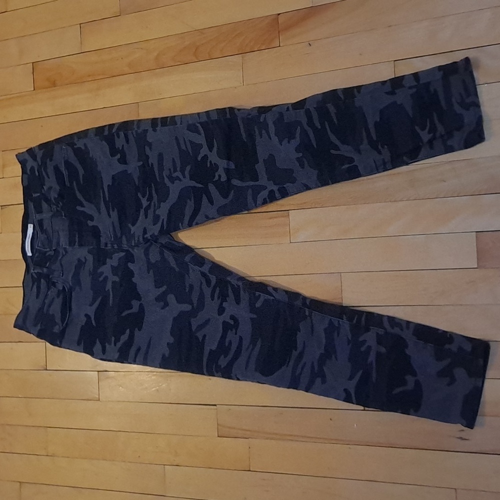 Levi's Levi Strauss & Co. Black and Gray Camo High Rise Skinny Jeans